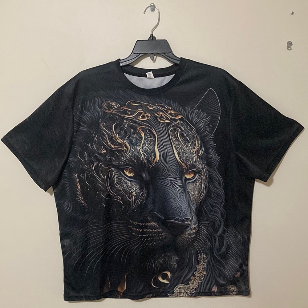 Black Short Sleeve Tee with Bold Big Cat Print